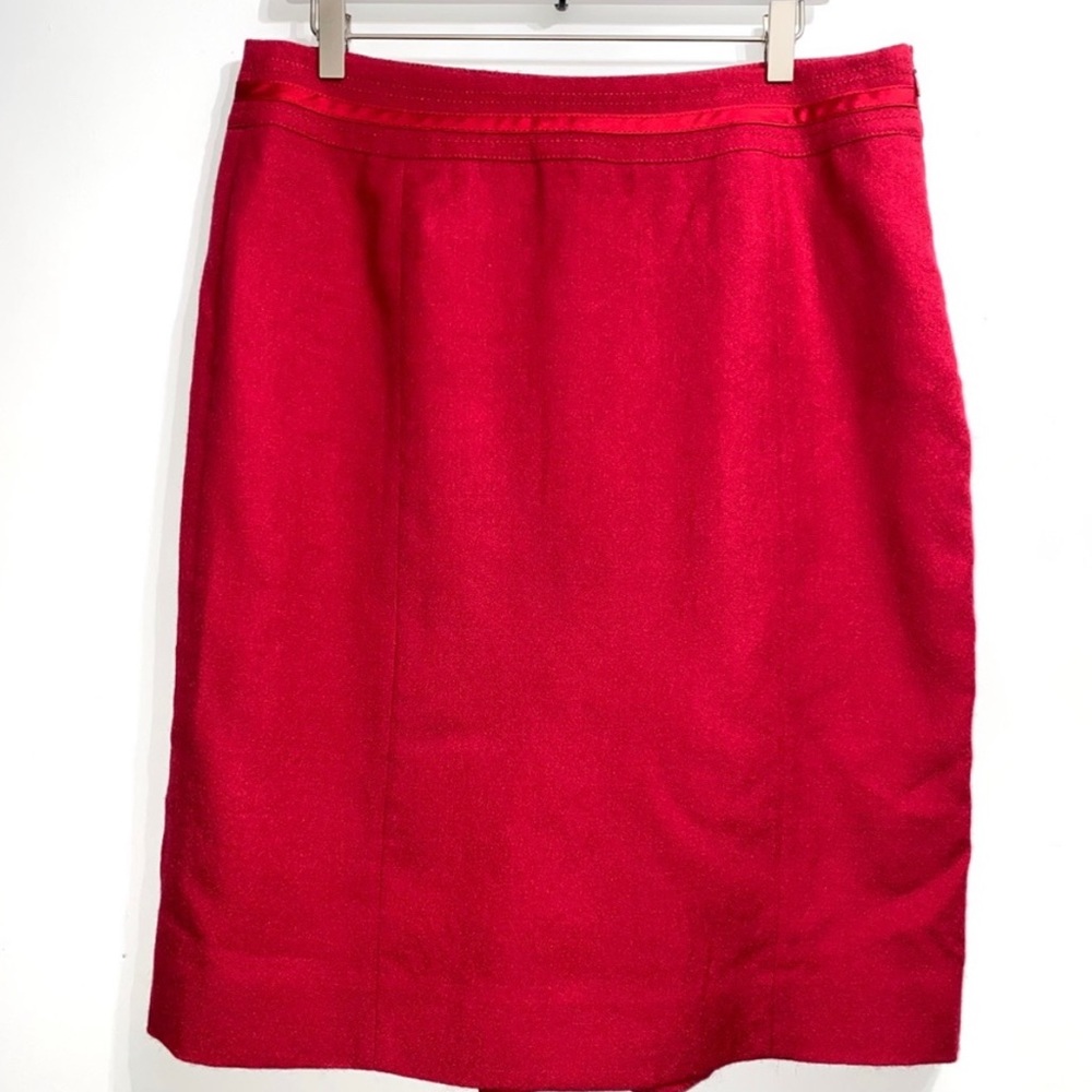 White House Black Market knee length skirt 278B10